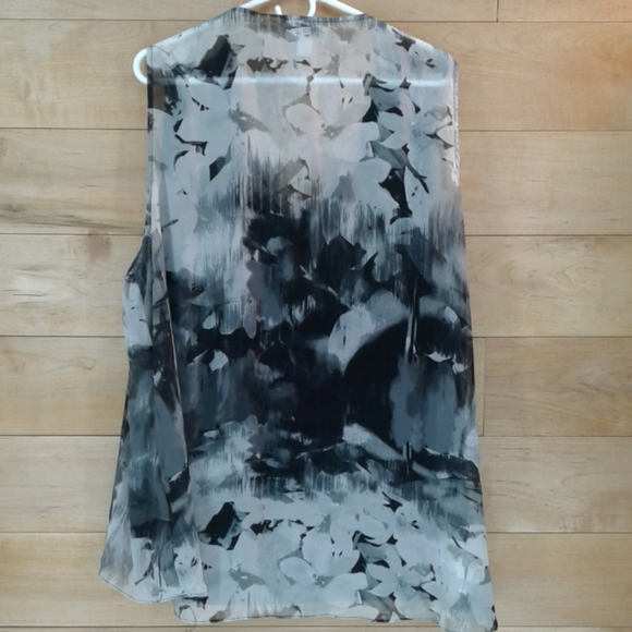 Simply Emma Blouse - Picture 3 of 4